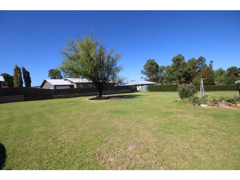 9 McGlew Street, Stanthorpe QLD 4380