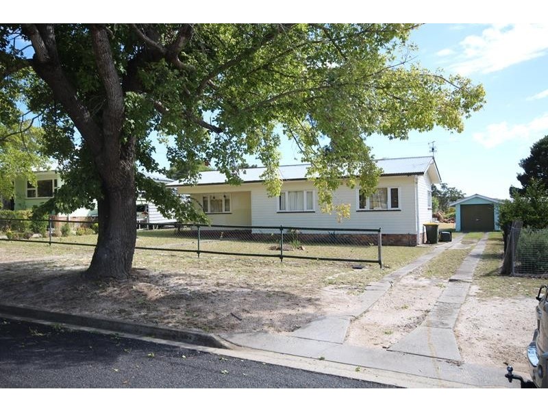 8 Jardine Street, Stanthorpe QLD 4380