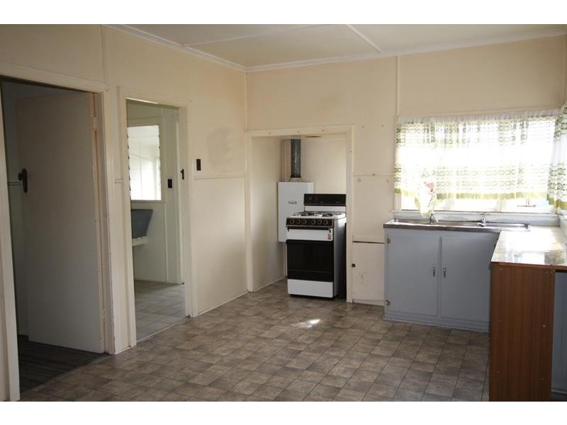 8 Jardine Street, Stanthorpe QLD 4380