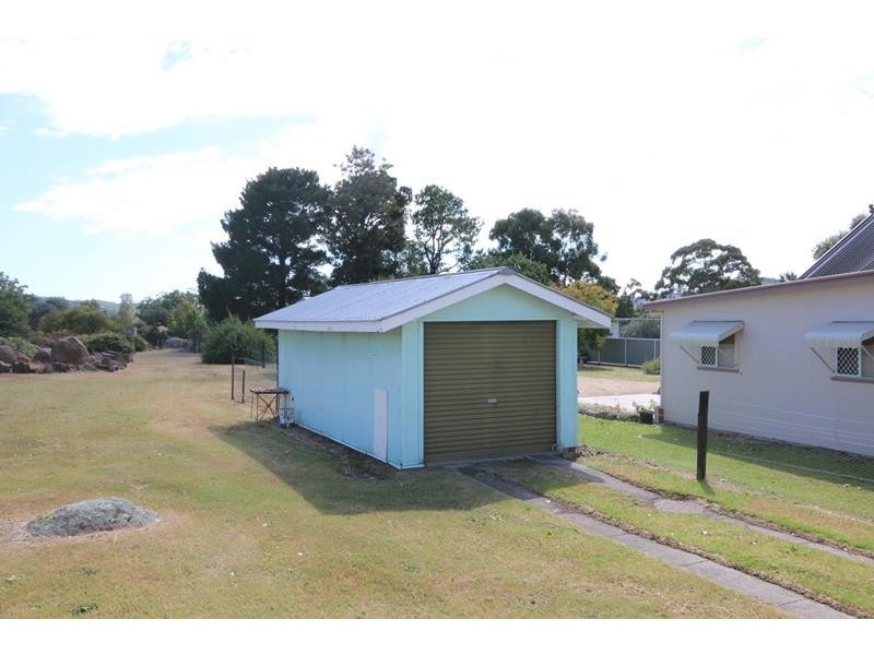 8 Jardine Street, Stanthorpe QLD 4380