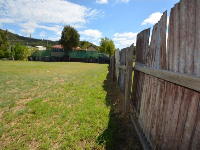 15 McGlew Street, Stanthorpe QLD 4380