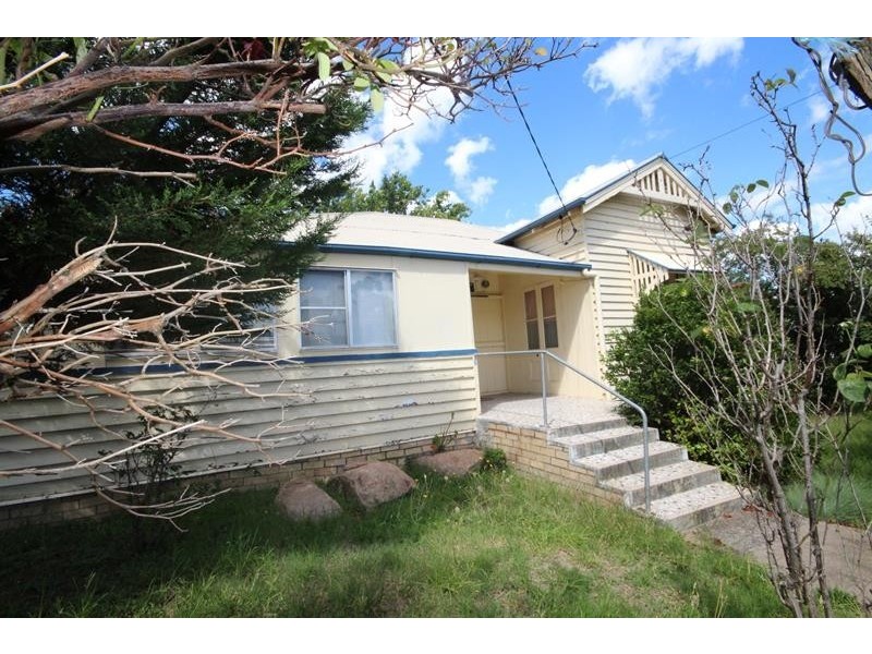 83 Folkestone Street, Stanthorpe QLD 4380