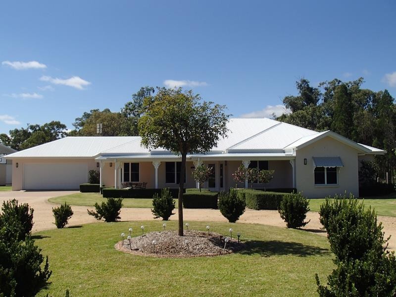 44 Melaleuca Crescent, Stanthorpe QLD 4380