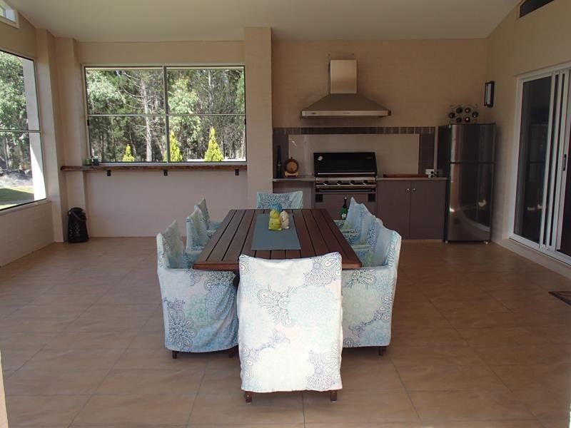44 Melaleuca Crescent, Stanthorpe QLD 4380