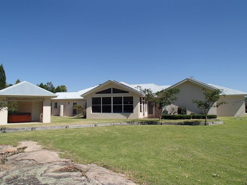 44 Melaleuca Crescent, Stanthorpe QLD 4380