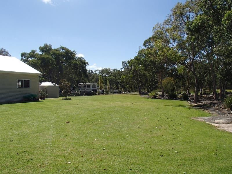 44 Melaleuca Crescent, Stanthorpe QLD 4380