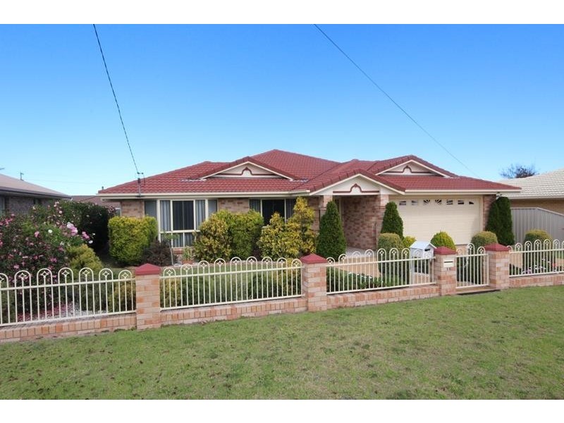 14 Burton Crescent, Stanthorpe QLD 4380