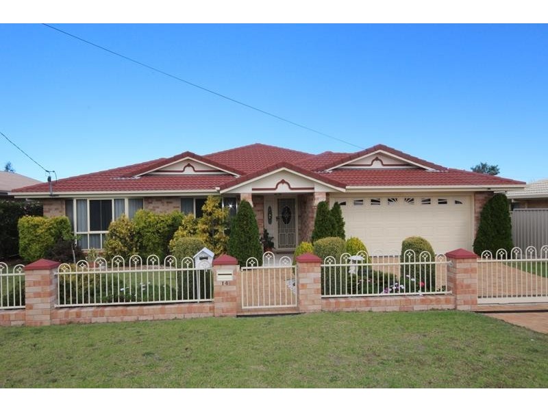 14 Burton Crescent, Stanthorpe QLD 4380