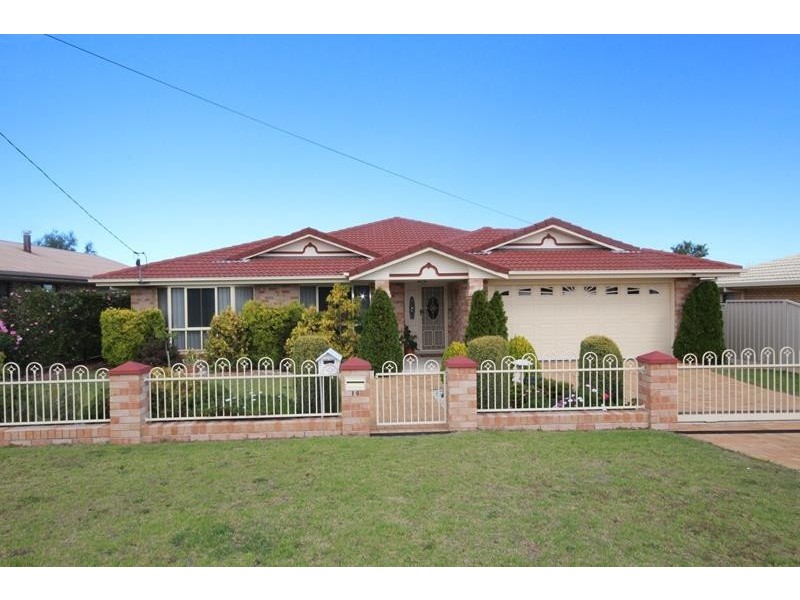 14 Burton Crescent, Stanthorpe QLD 4380