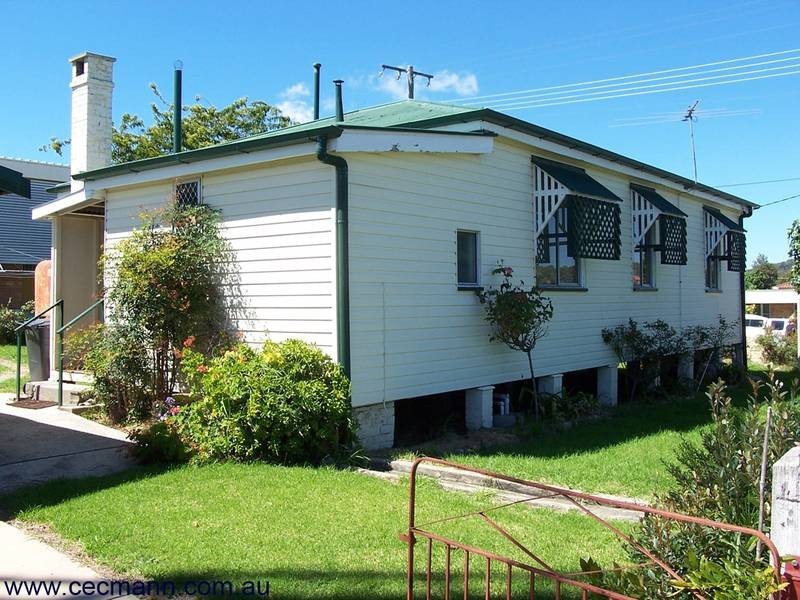 34 Railway STREET, Stanthorpe QLD 4380