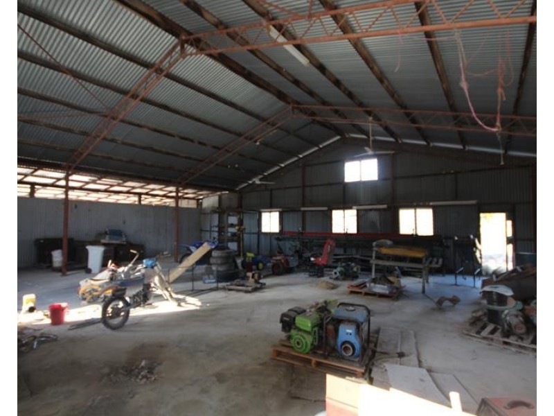 198 Days Road, Ballandean QLD 4382