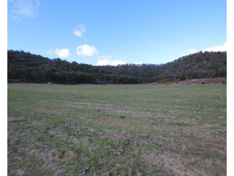 198 Days Road, Ballandean QLD 4382