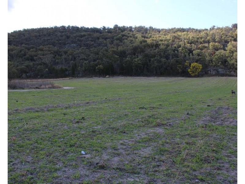 198 Days Road, Ballandean QLD 4382
