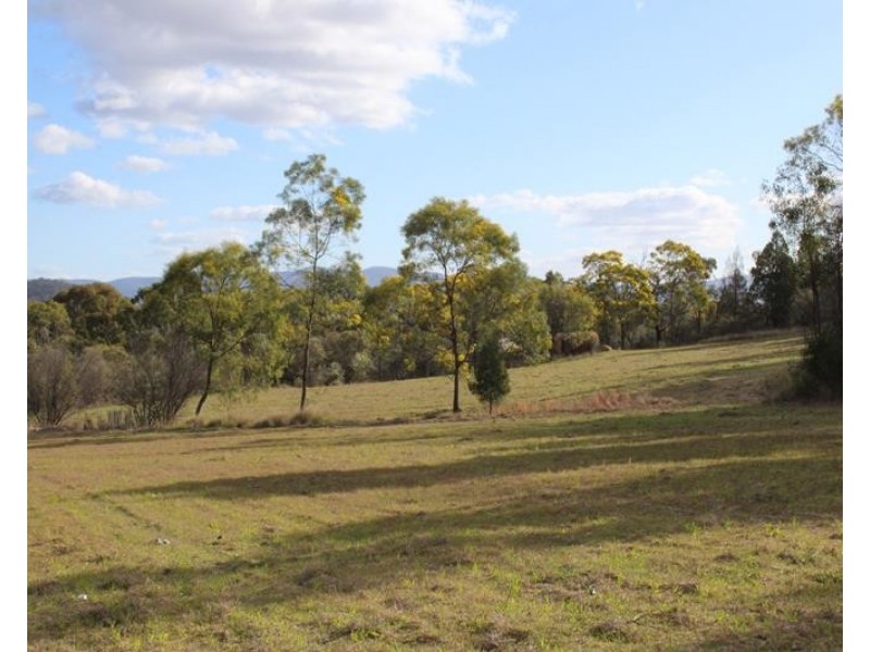 198 Days Road, Ballandean QLD 4382