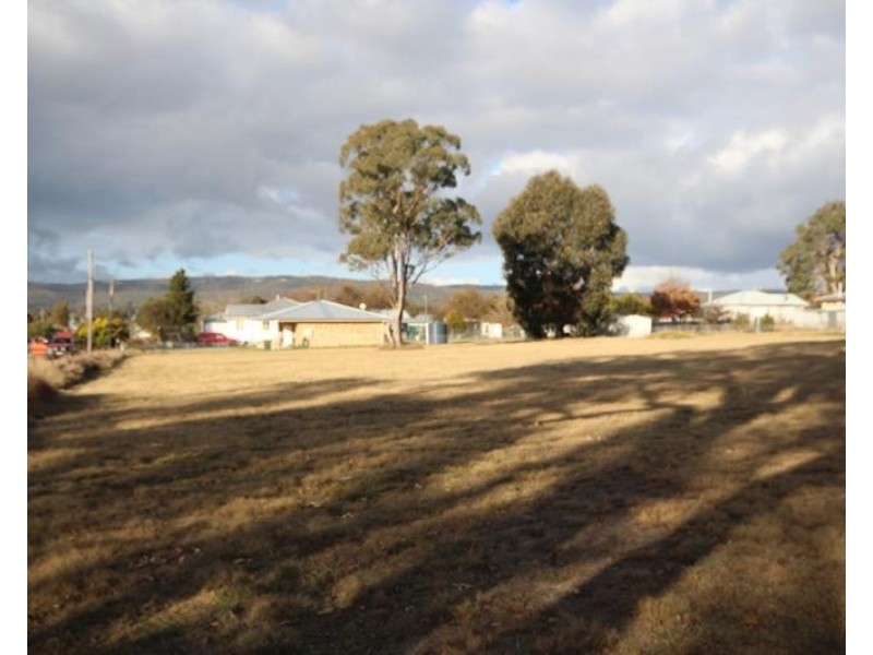 16-20 Margetts and Bengalla Streets, Wallangarra QLD 4383