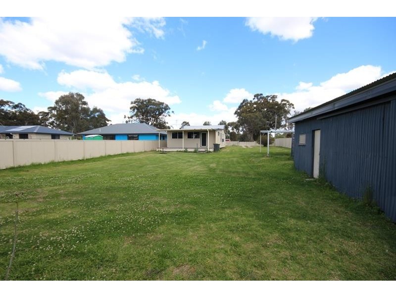 42 Border Street, Wallangarra QLD 4383