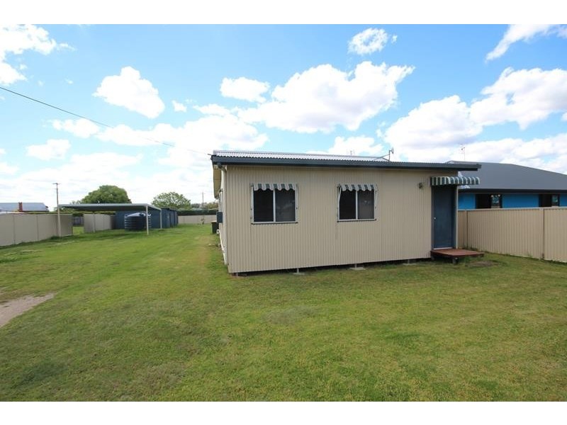 42 Border Street, Wallangarra QLD 4383