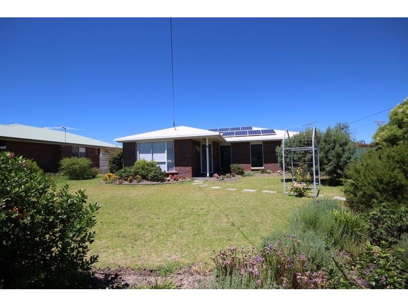 11 Burton Crescent, Stanthorpe QLD 4380