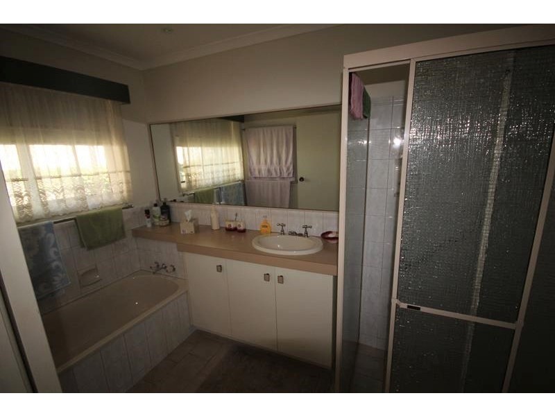 11 Burton Crescent, Stanthorpe QLD 4380