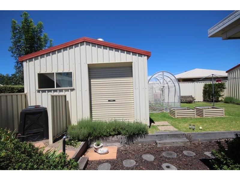 11 Burton Crescent, Stanthorpe QLD 4380