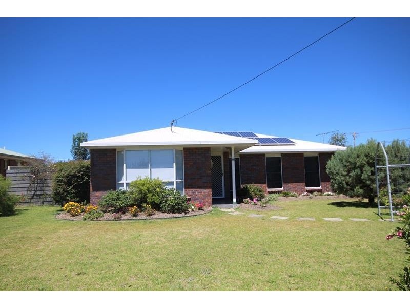 11 Burton Crescent, Stanthorpe QLD 4380