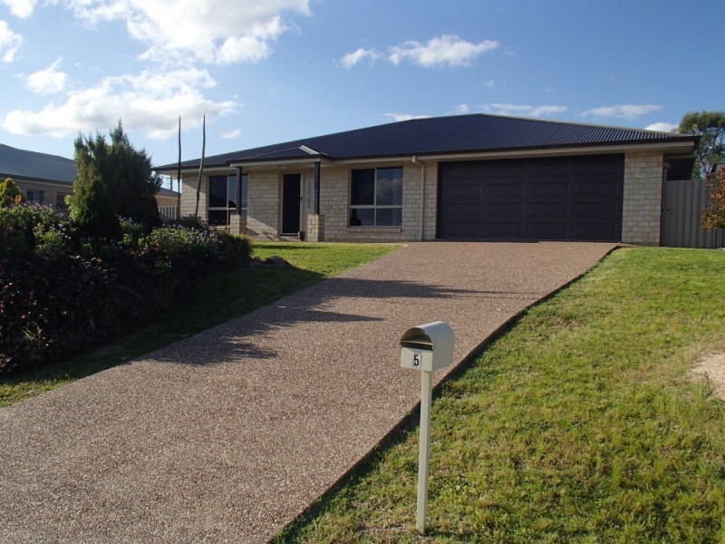 5 Maria Crt, Stanthorpe QLD 4380