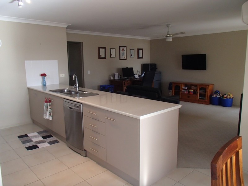 5 Maria Crt, Stanthorpe QLD 4380