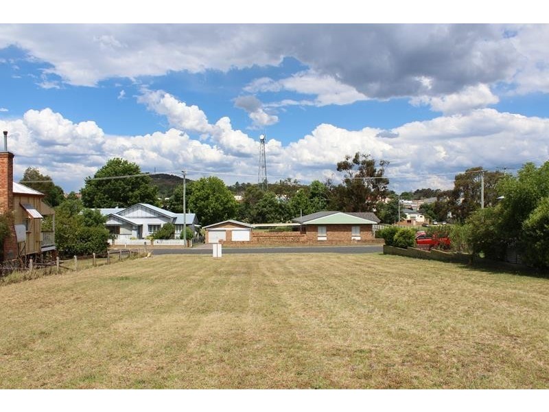 12 Denham Street, Stanthorpe QLD 4380