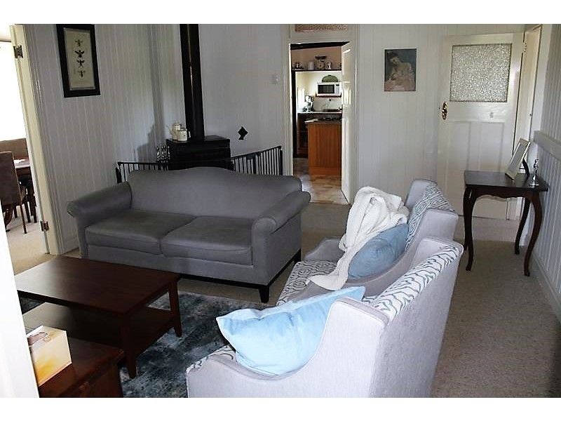 17 Wallangarra Road, Stanthorpe QLD 4380