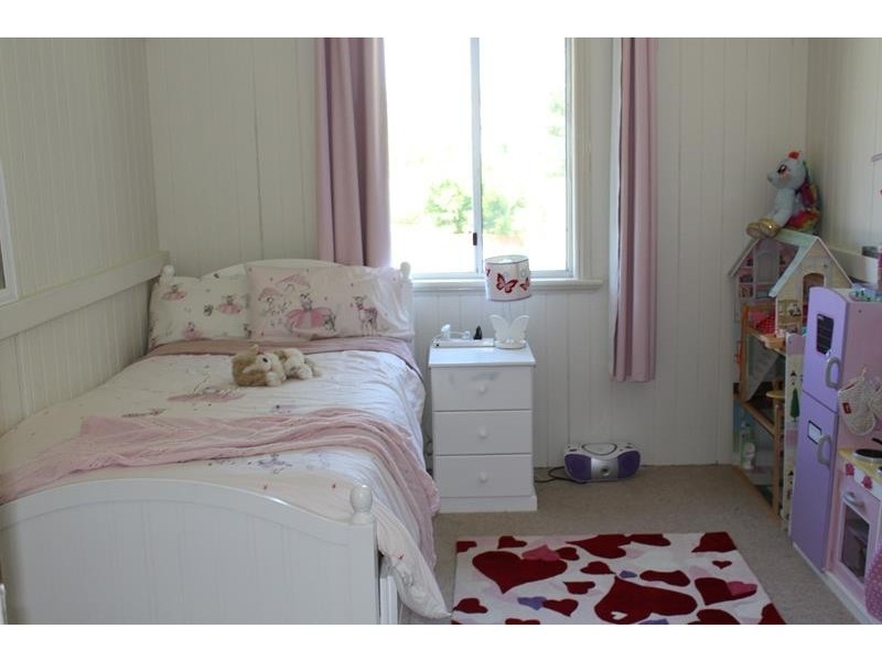 17 Wallangarra Road, Stanthorpe QLD 4380