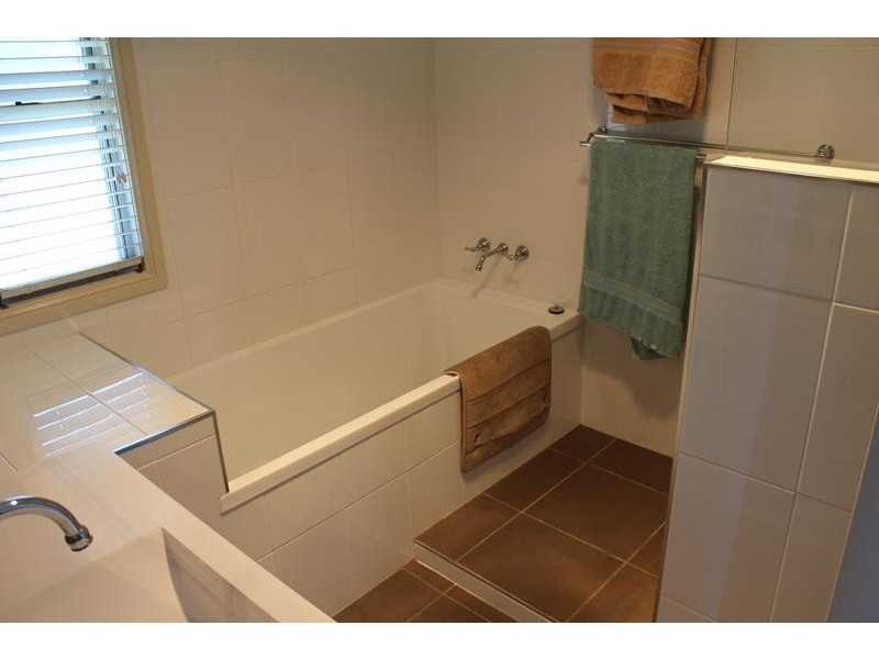 17 Wallangarra Road, Stanthorpe QLD 4380