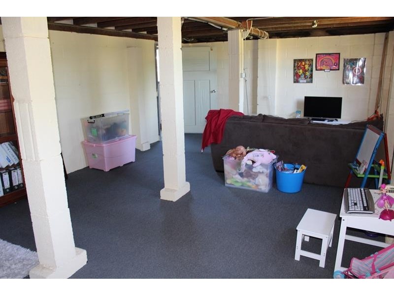 17 Wallangarra Road, Stanthorpe QLD 4380