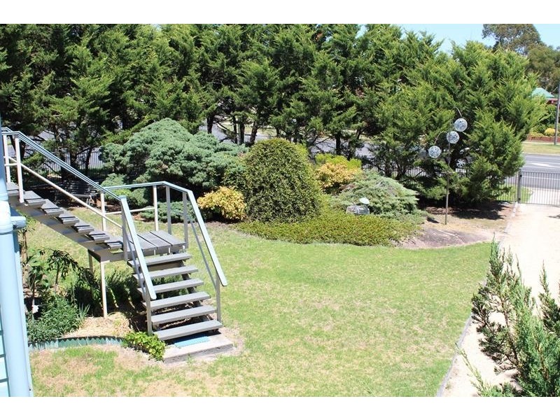 17 Wallangarra Road, Stanthorpe QLD 4380