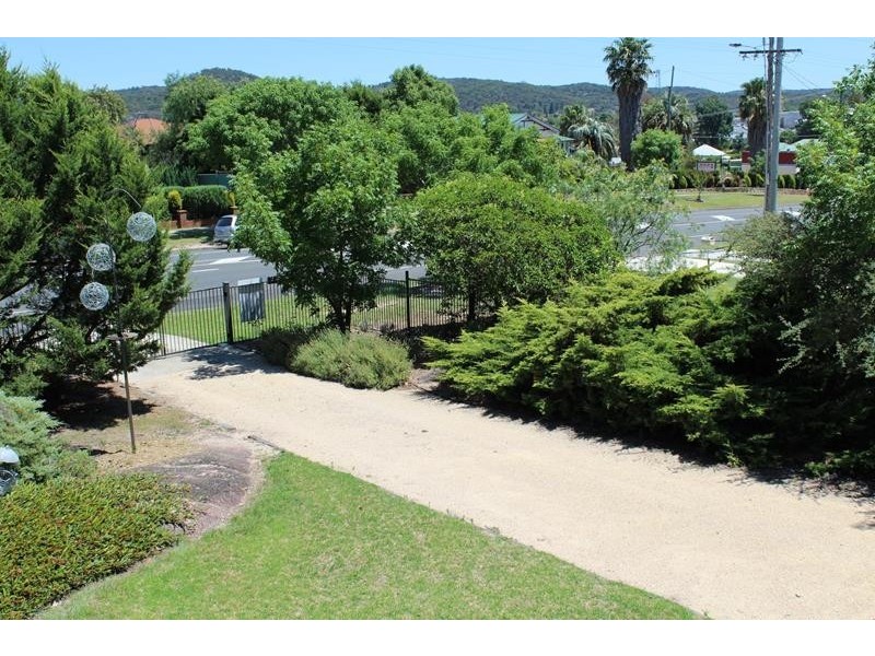 17 Wallangarra Road, Stanthorpe QLD 4380