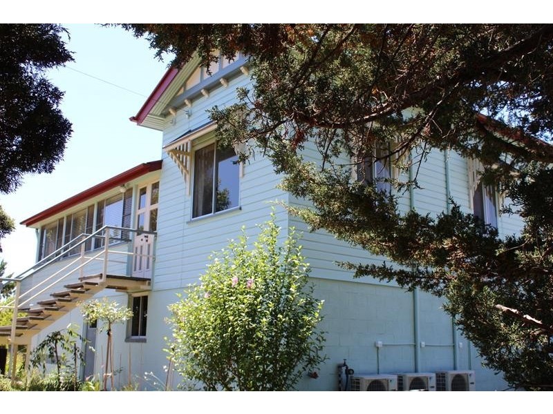 17 Wallangarra Road, Stanthorpe QLD 4380