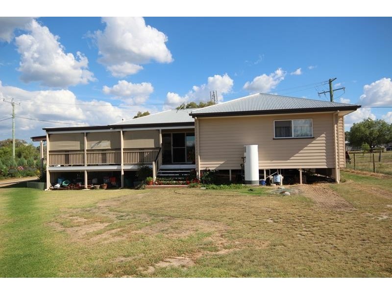 28 Callandoon Street, Wallangarra QLD 4383