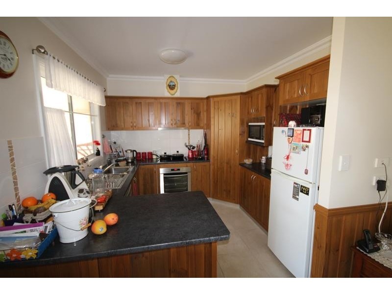 28 Callandoon Street, Wallangarra QLD 4383
