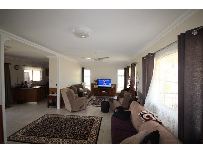 28 Callandoon Street, Wallangarra QLD 4383