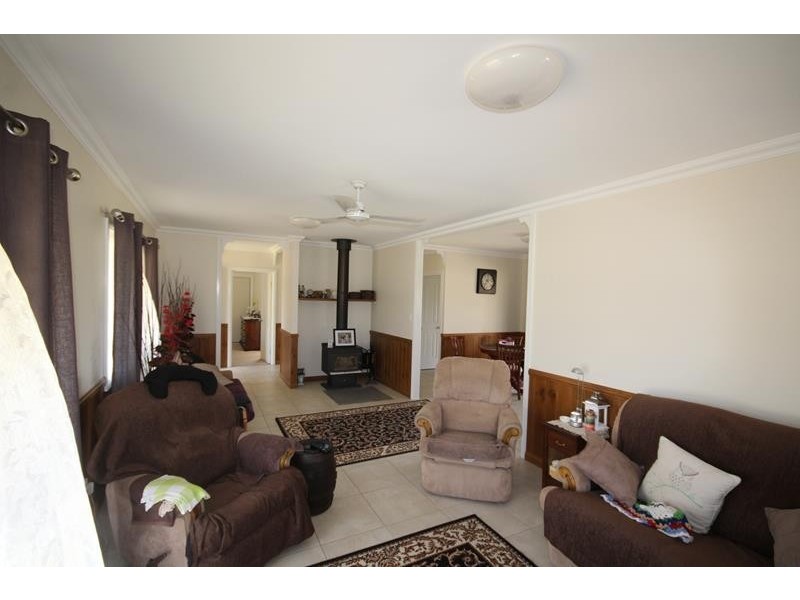 28 Callandoon Street, Wallangarra QLD 4383