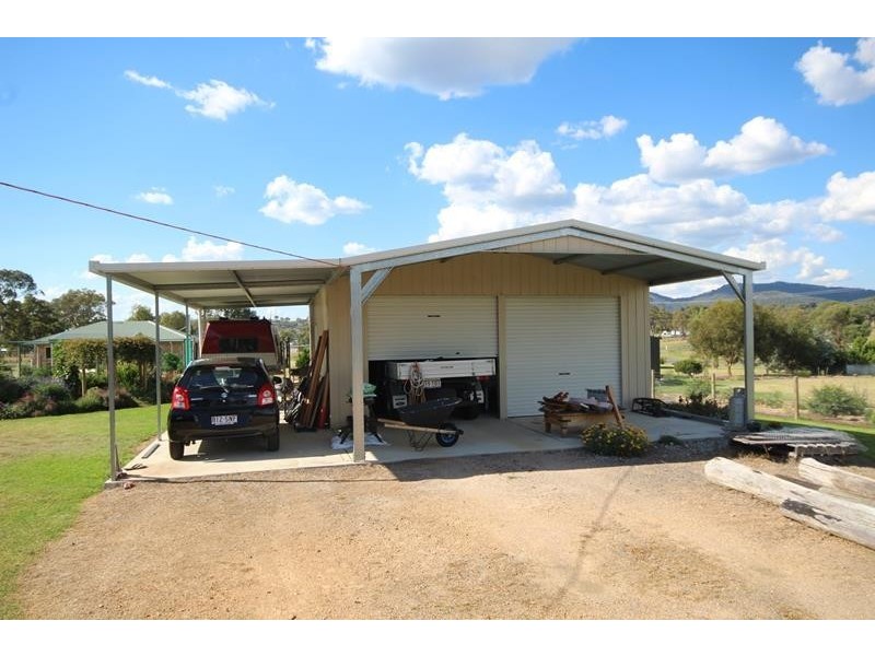 28 Callandoon Street, Wallangarra QLD 4383