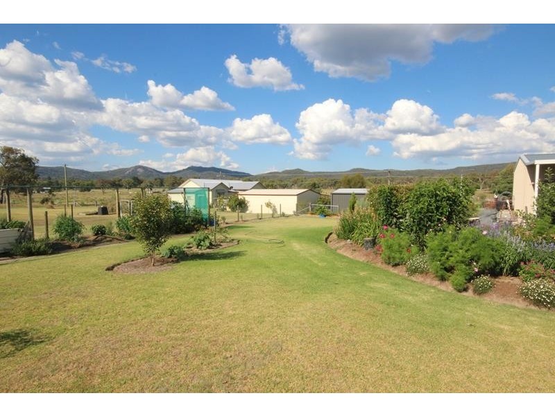 28 Callandoon Street, Wallangarra QLD 4383
