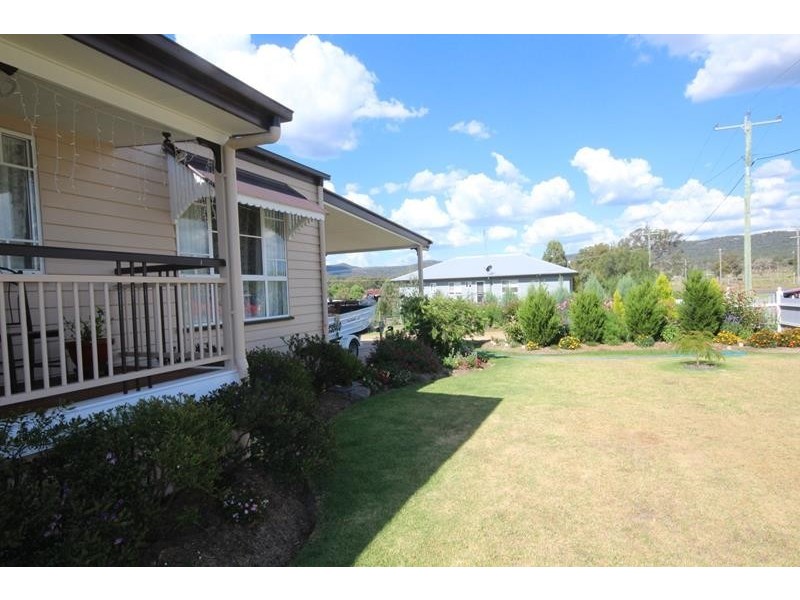 28 Callandoon Street, Wallangarra QLD 4383