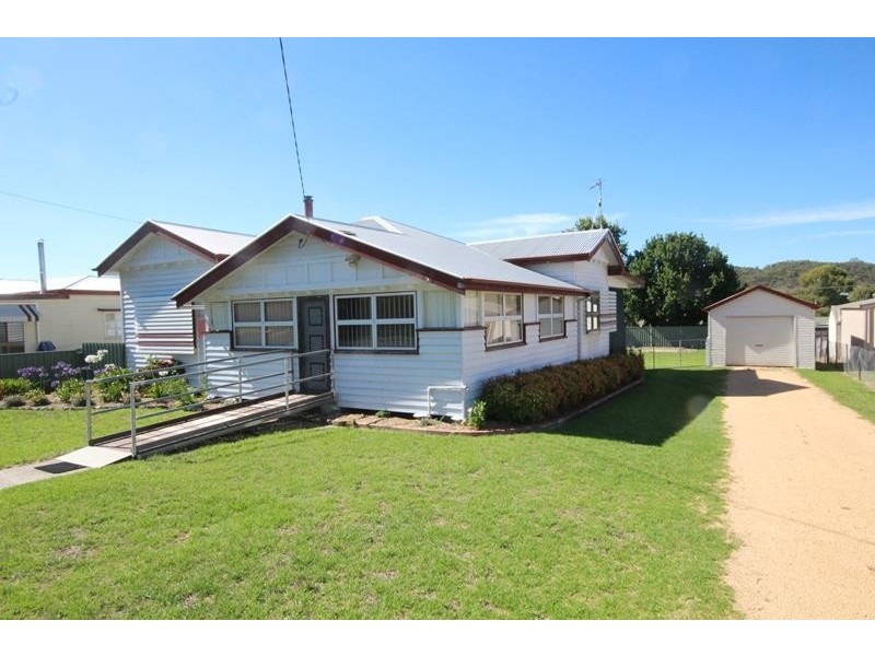 94 Lock St, Stanthorpe QLD 4380