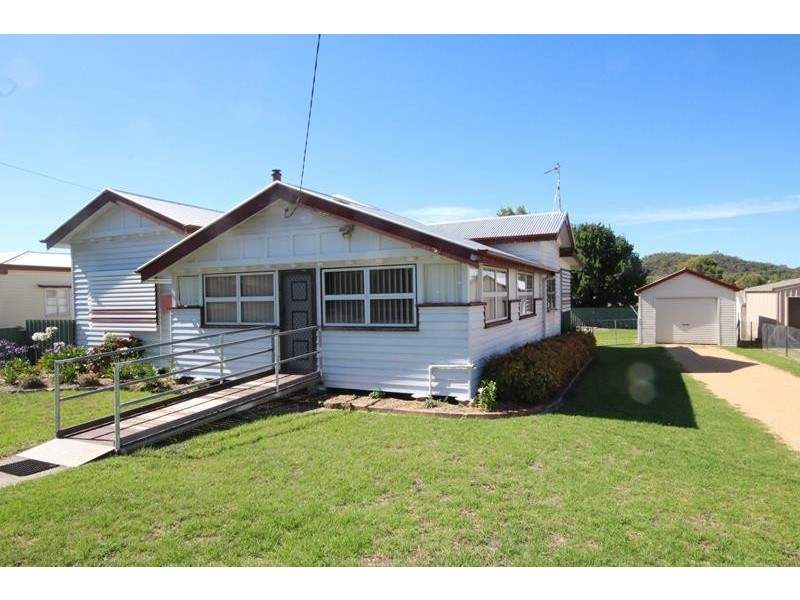 94 Lock St, Stanthorpe QLD 4380