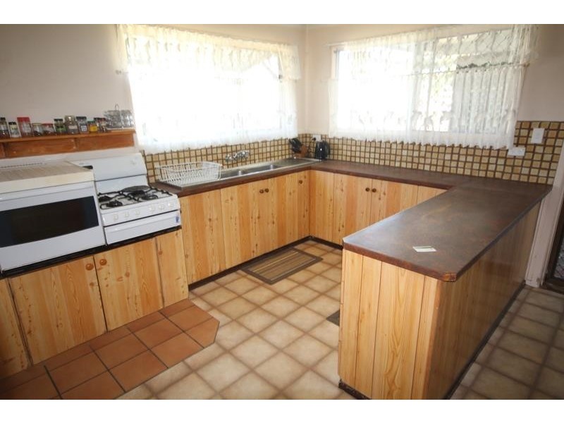 94 Lock St, Stanthorpe QLD 4380