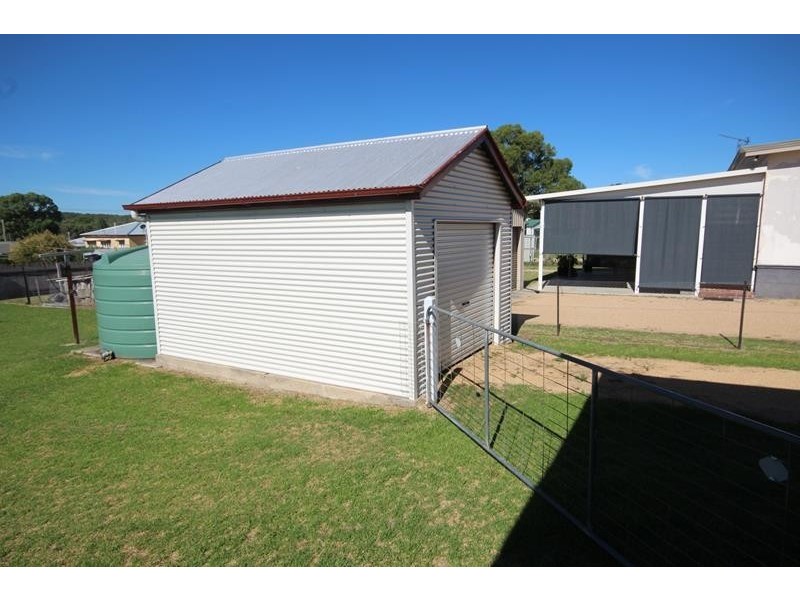 94 Lock St, Stanthorpe QLD 4380