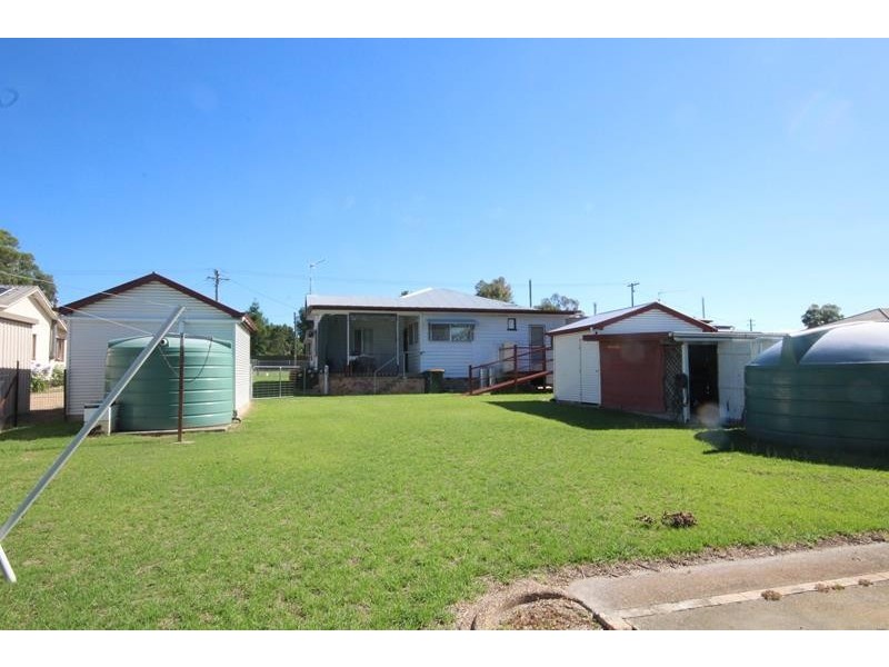 94 Lock St, Stanthorpe QLD 4380