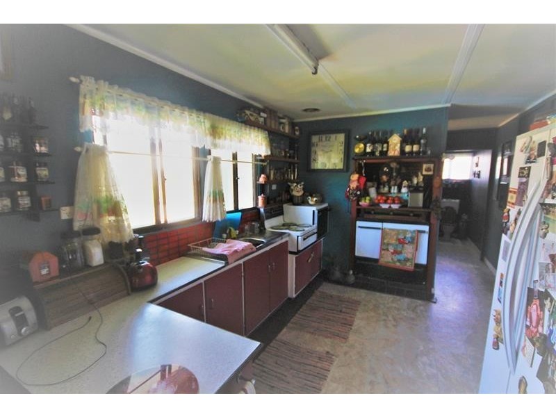 28064 New England Highway, Ballandean QLD 4382