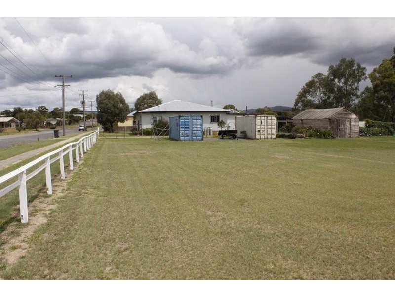 56-58 MERINDA STREET, Wallangarra QLD 4383