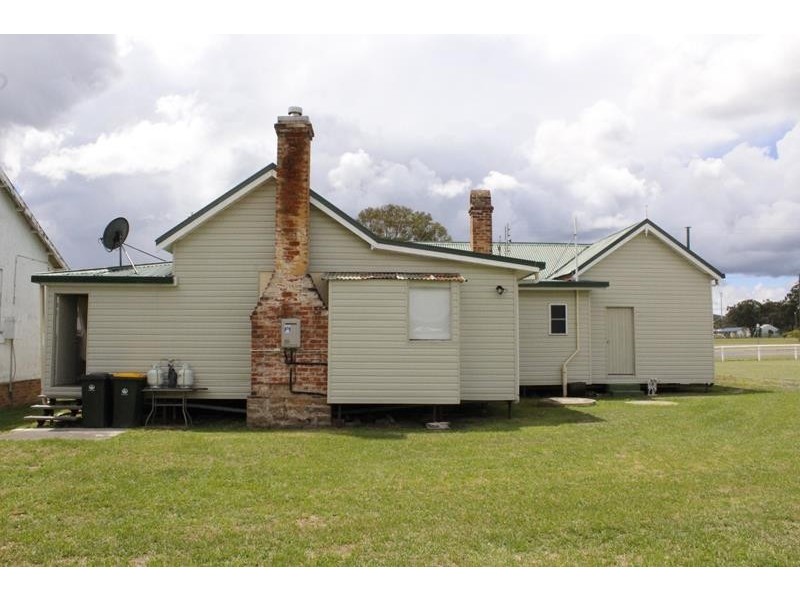 56-58 MERINDA STREET, Wallangarra QLD 4383